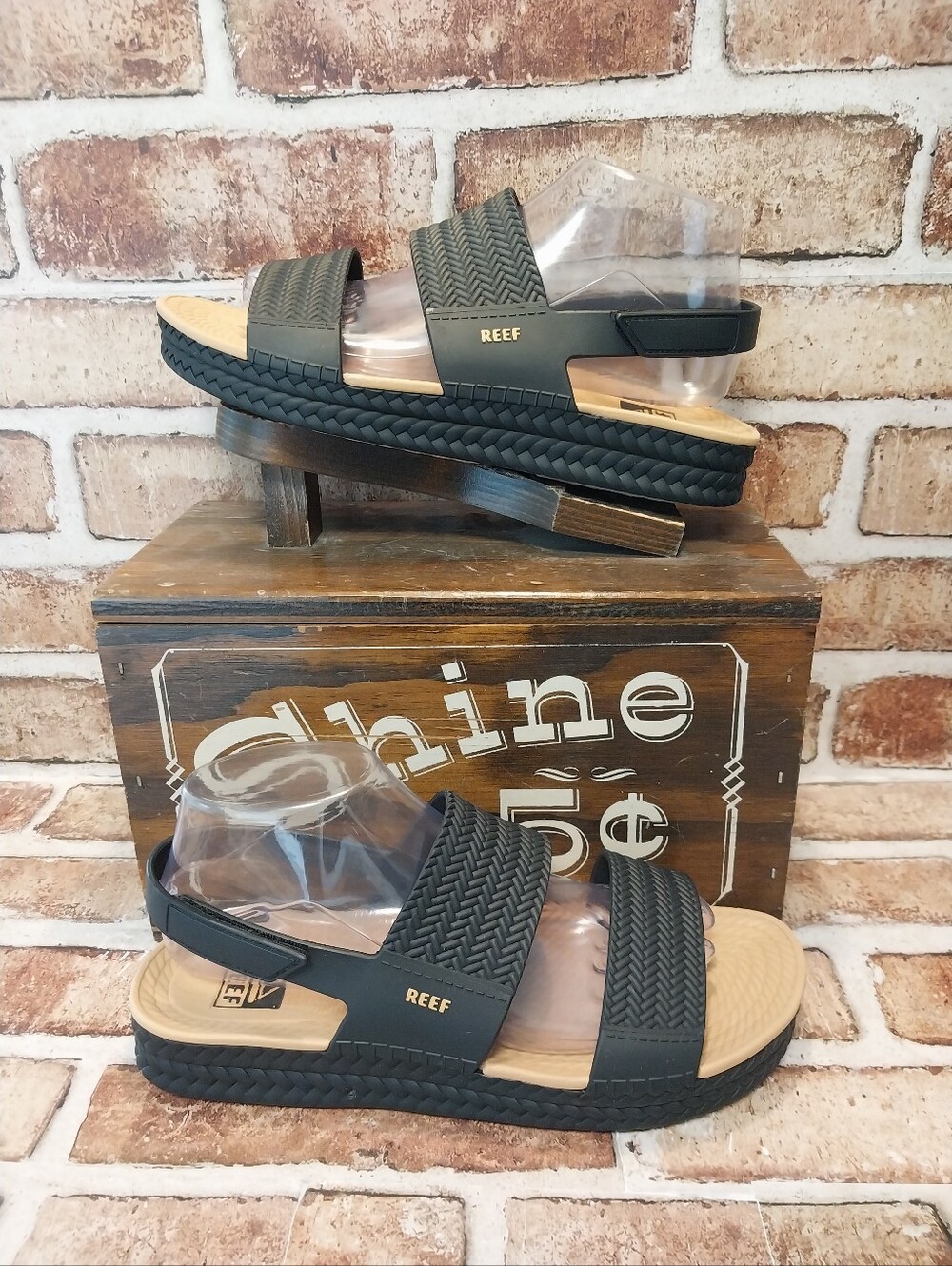Pre-owned Reef Water Vista Sandals